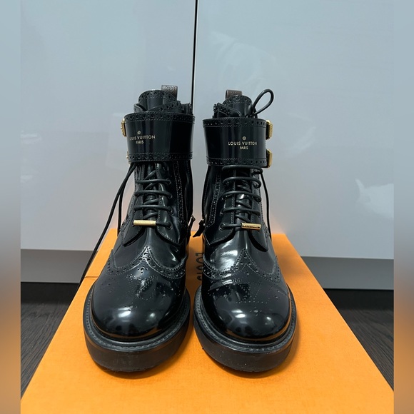 Louis Vuitton Black Glazed Calfskin Midtown Ankle Boots SIZE 39 - Picture 2 of 7